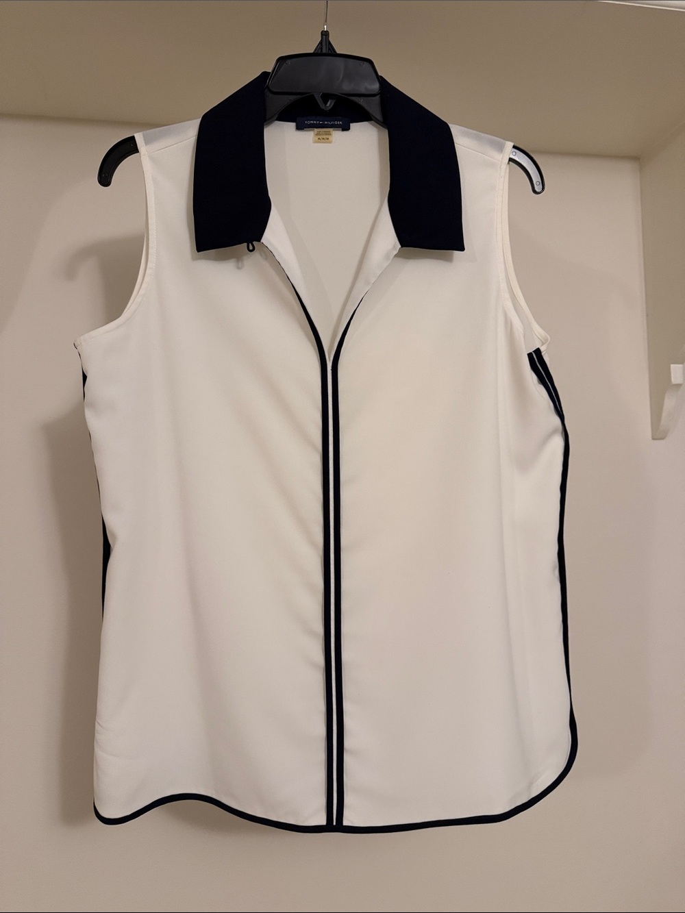 Tommy Hilfiger Sleeveless Blouse with Piping